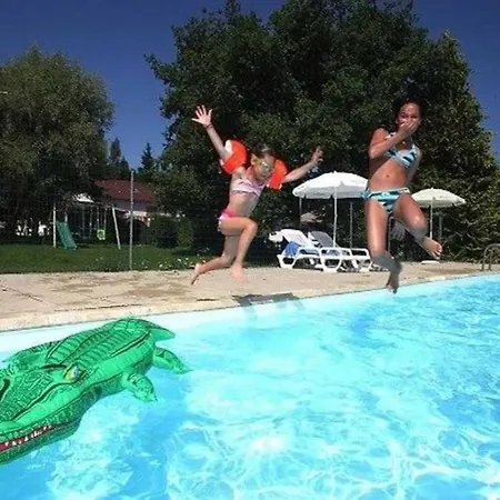 3 Etoiles - Piscine - Ccbbbdd